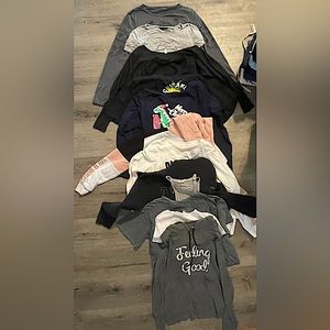 I’m selling 7 pants, 1 pair of shorts, 14-15 shirts, and three par of shoes.